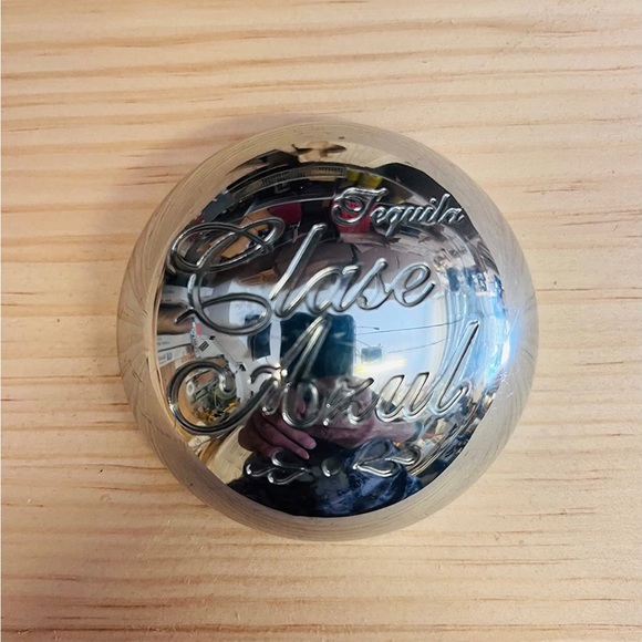 Clase Azul Tequila Reposado Blue and White Handcrafted Ceramic Decanter Bottle. - Picture 3 of 10